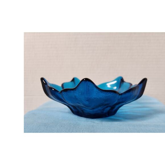 Blue Lotus shaped Viking Glass Bowl 6" MCM- M - Picture 3 of 5